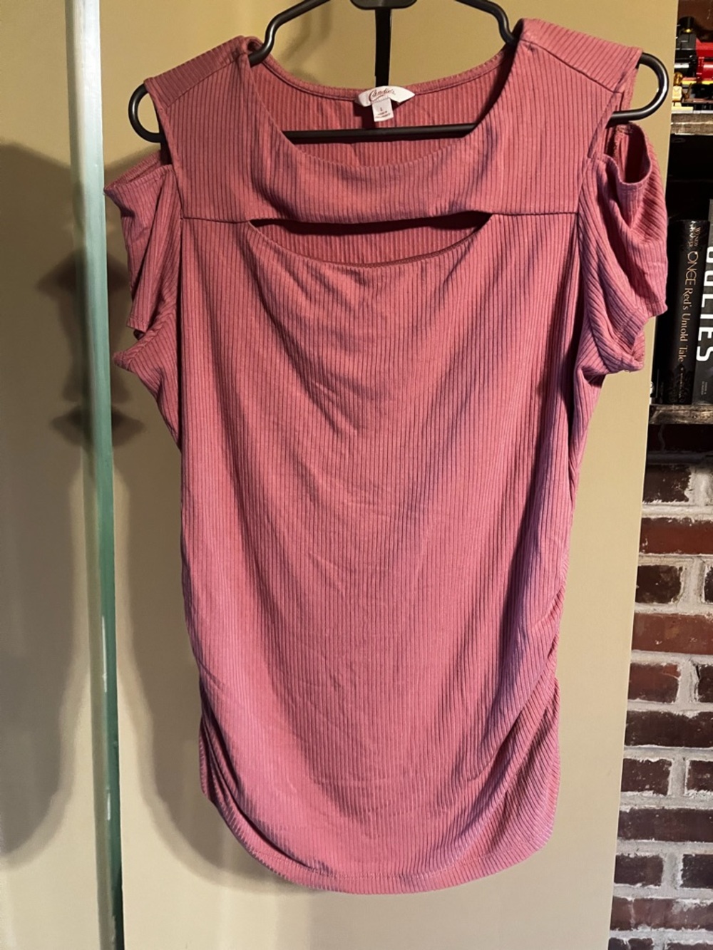 Candie's Ribbed Cold-Shoulder Tunic in Dusty Rose